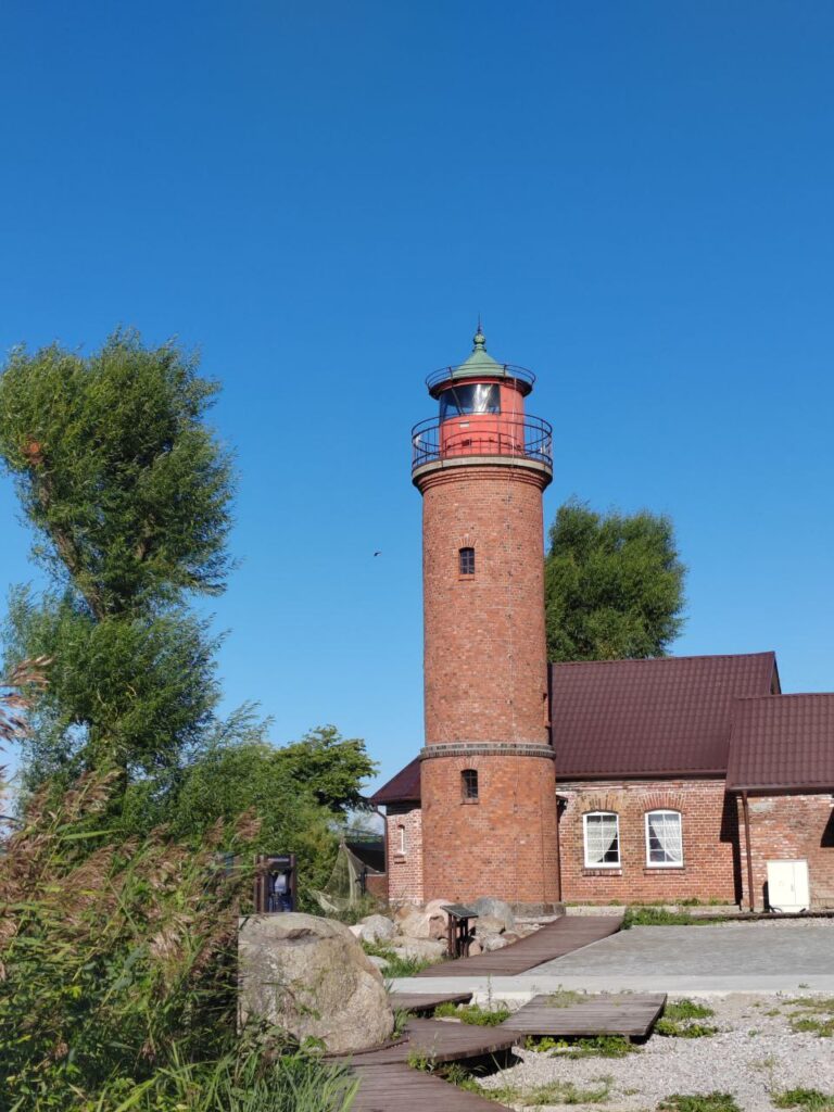 Старый маяк в Заливино